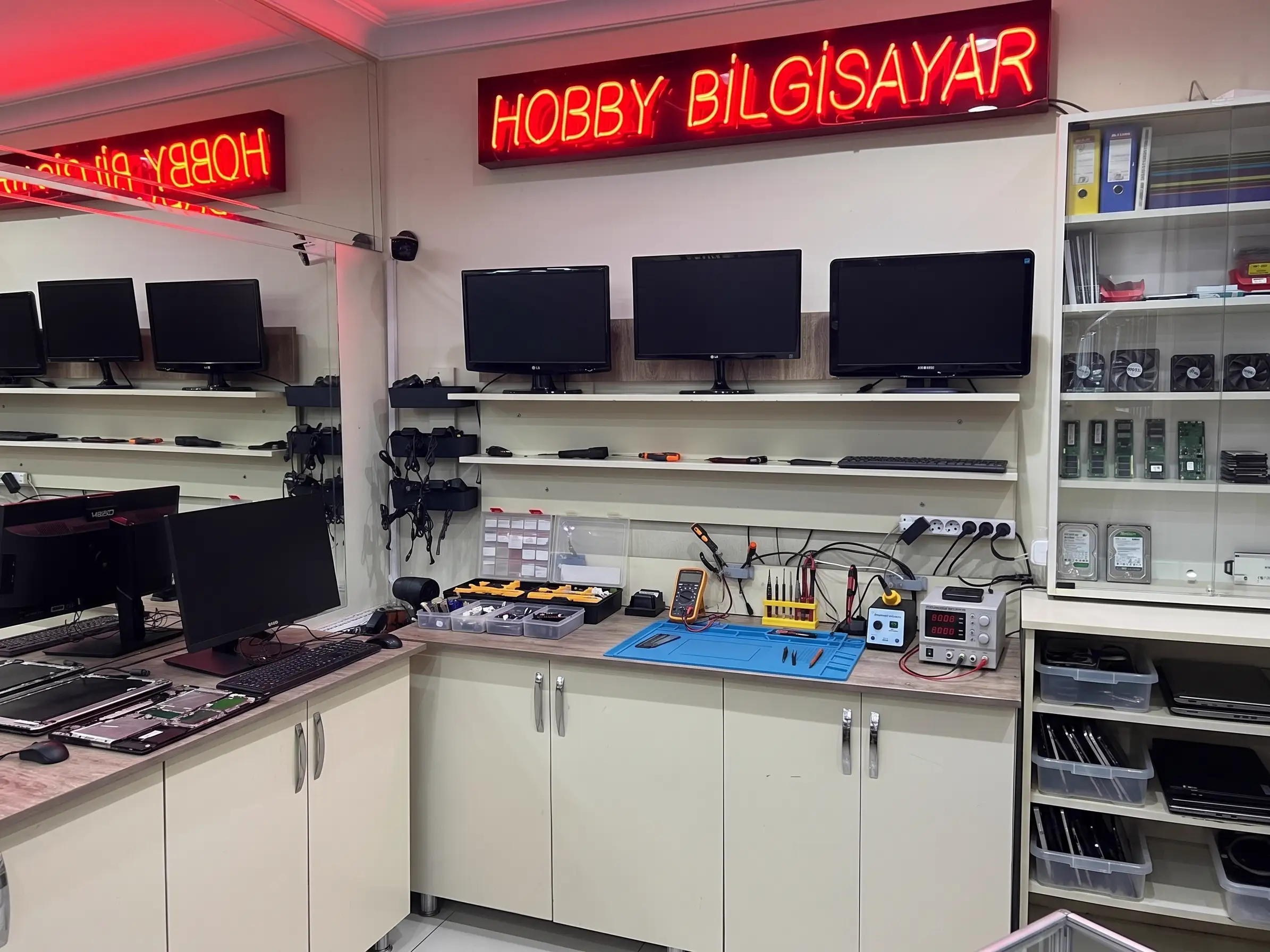 Laptop Bakımında Sıvı Metal Kullanımı: Faydaları ve Riskleri